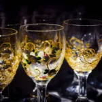 Måla glas – ett kreativt julpyssel for vuxna